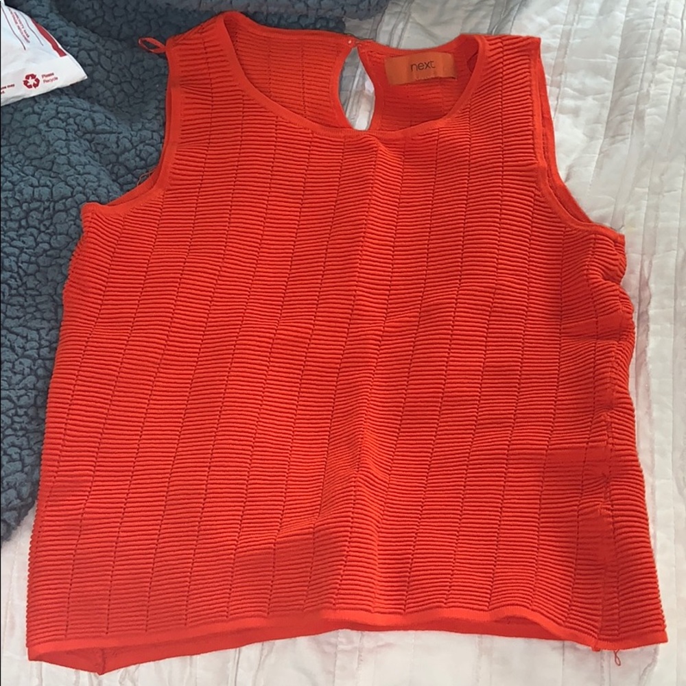 Ribbed tank